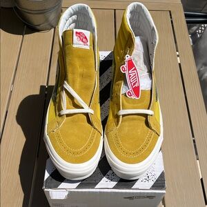 DS Vans Vault OG Sk8 Hi size 13